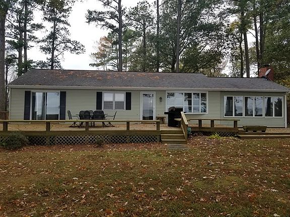 3rd image of 303 Waterview Dr