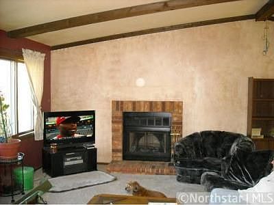 4th image of 9500 Able St NE