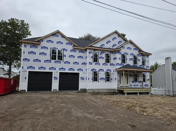 44 Slade St, Dartmouth, MA 02747