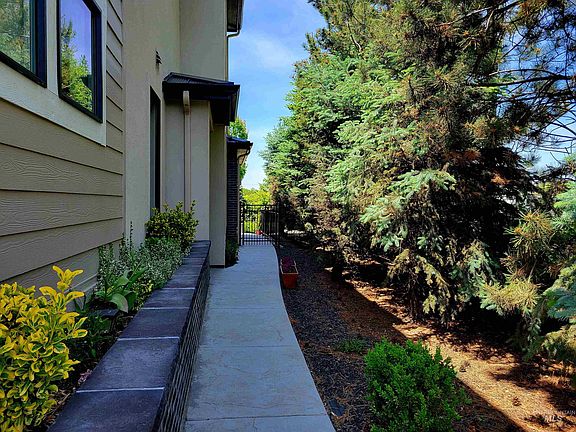 2nd image of 3193 S Sedgebrook Ln