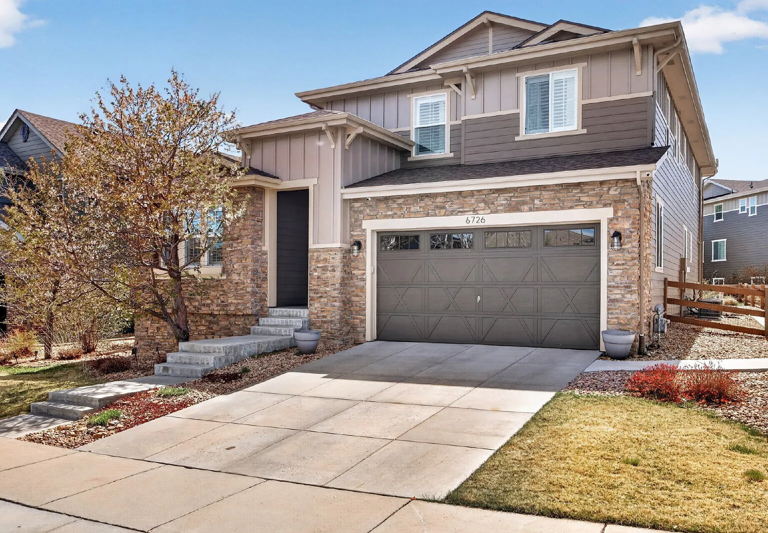 5 bed, 3.5 bath, 4544 sqft, $4,600 — Photo 1