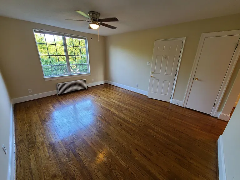 Mount Vernon Ave Apartments — Photo 26