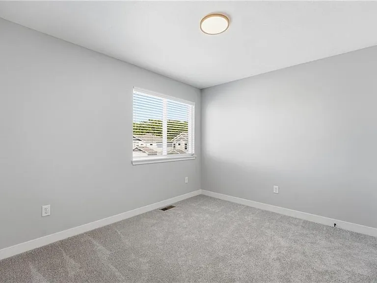 707 Glenn Cir — Photo 35
