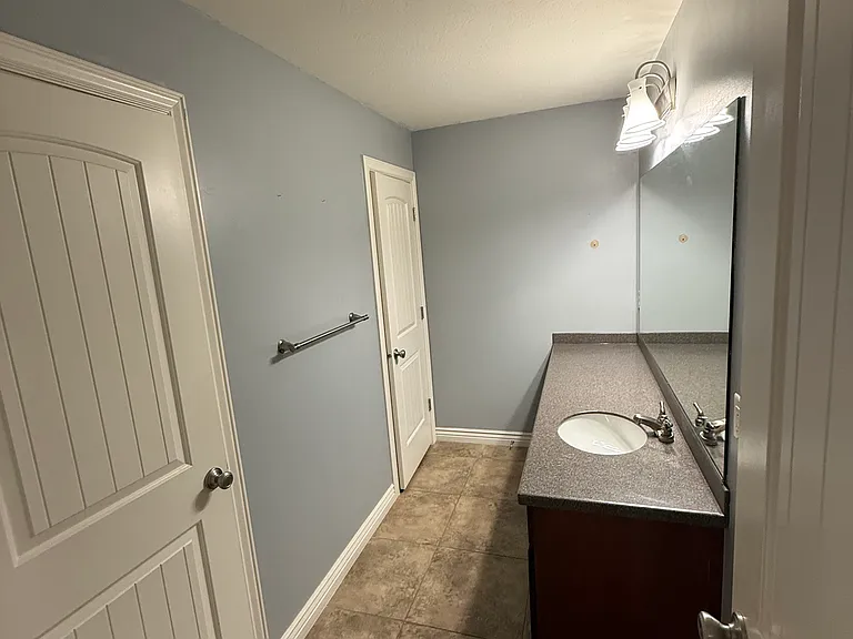 1848 W Grays Pl — Photo 6
