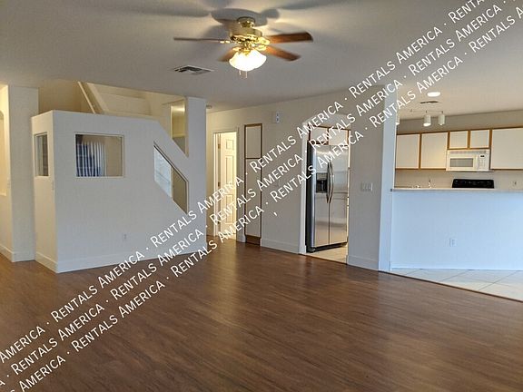 5th image of 895 E Lakeview Dr
