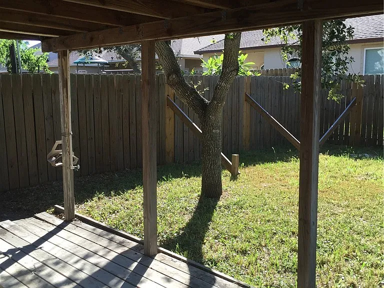 2317 Vialoux Dr — Photo 7