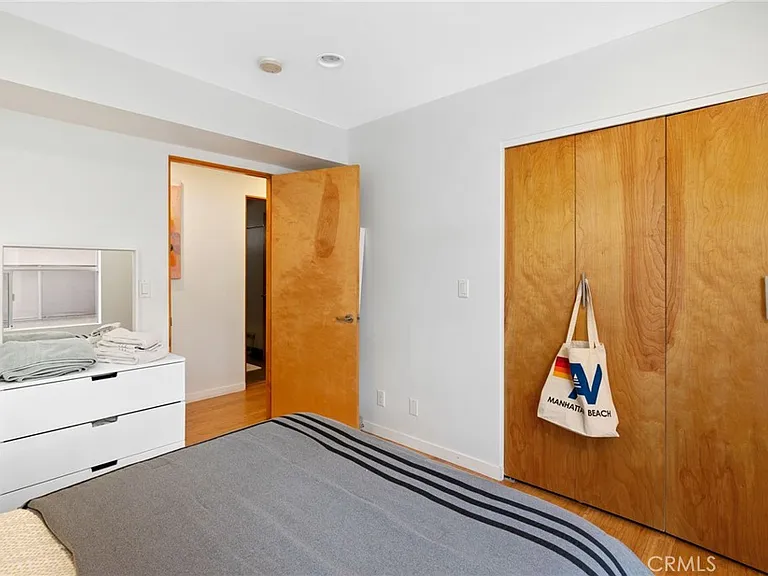 701 Loma Dr — Photo 30