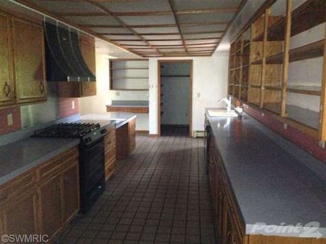 4th image of 15595 76th St