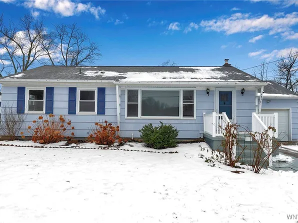 4528 Lincoln Dr, Gasport, NY 14067