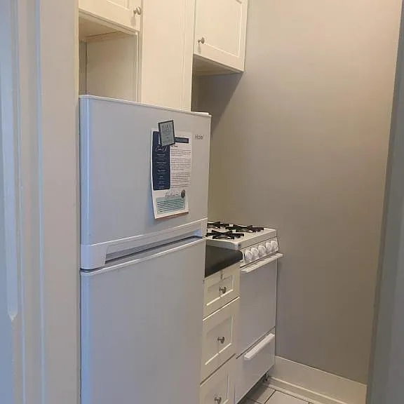 144 Gibbs St #1 — Photo 6