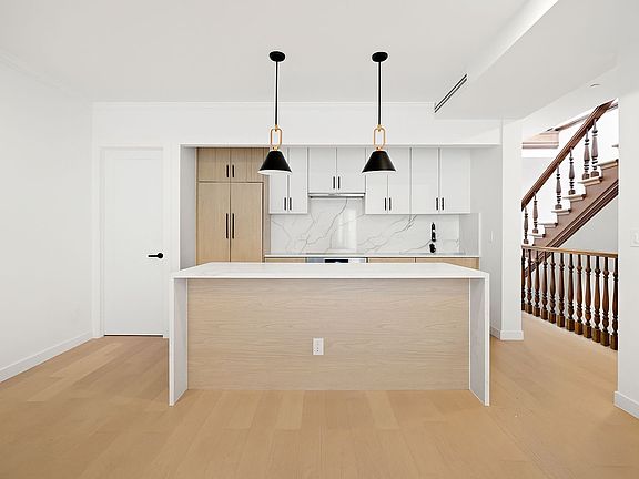 3rd image of 56 Pierrepont St #Penthouse