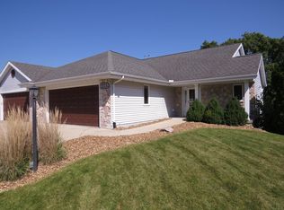 225 E Haven Dr #B, Watertown, WI 53094