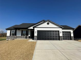 37 Brussels Valley Dr, Wright City, MO 63390