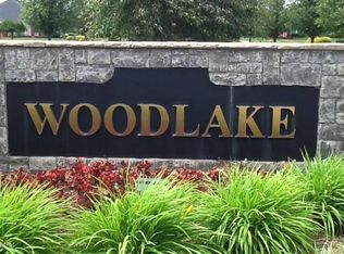 614 E Woodlake Cir, Mt Washington, KY 40047