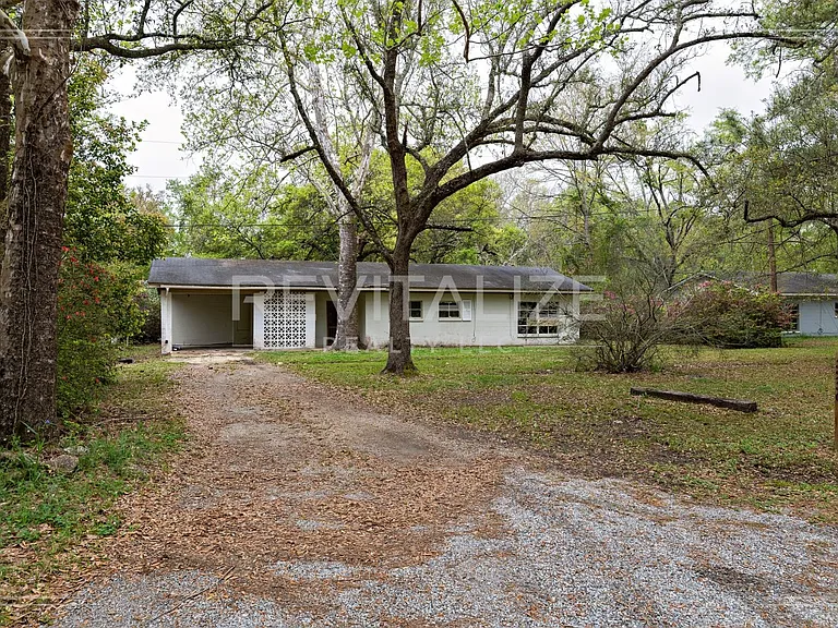 3230 Greenleaf Ct — Photo 1