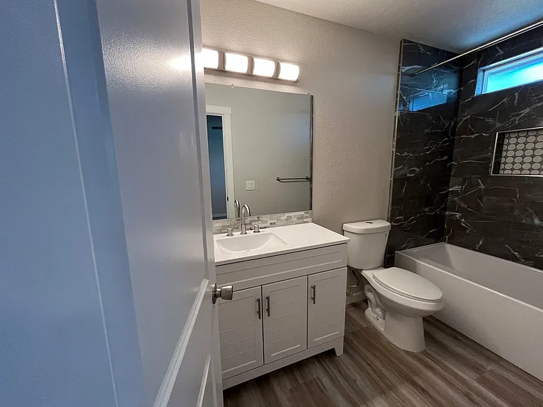 4288 Bradley Dr — Photo 22