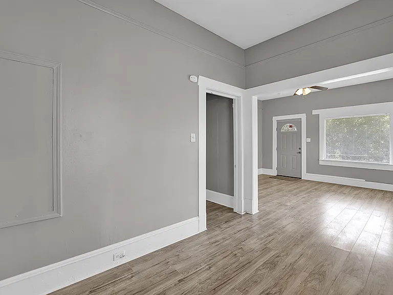 2221 Gurnee Ave — Photo 9