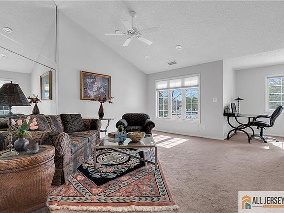 2nd image of 72 Winthrop Rd