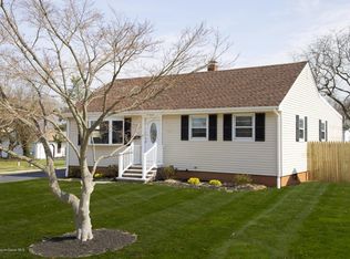 39 Pearce Ave, Eatontown, NJ 07724