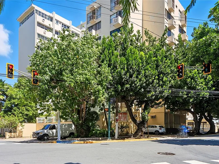 63 Kings Ct #3A — Photo 21