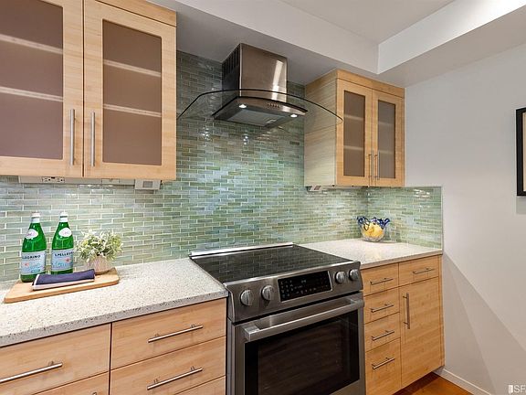 2nd image of 360 Guerrero St APT 301