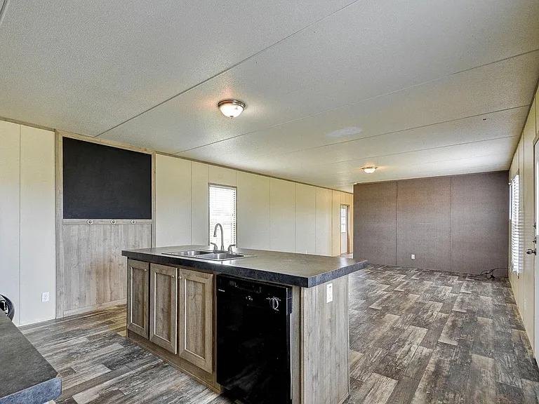 2245 Ben Blvd — Photo 12