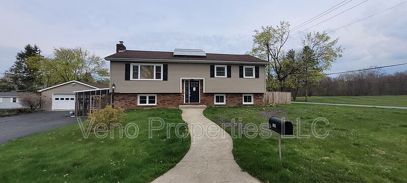 1st image of 100 Smith St