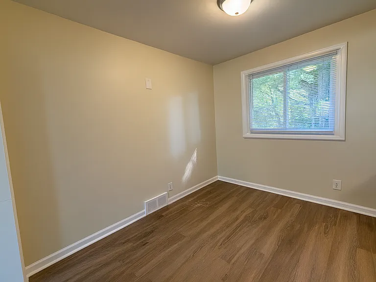 8414 Dawn Dr — Photo 13