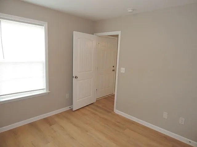 415 Laurel Grove Ct — Photo 6