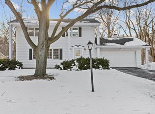 101 Heritage Cir N, Burnsville, MN 55337