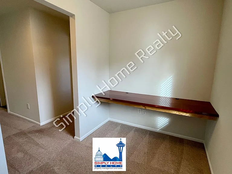 2420 Burlwood St NE — Photo 19