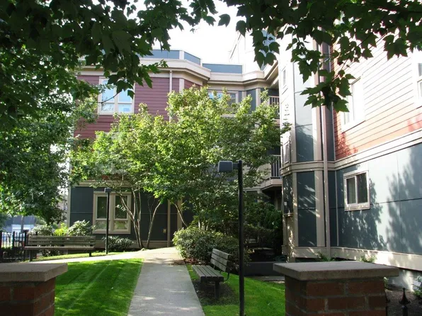 Mercer Court Apartments, 527 12th Ave E APT 302, Seattle, WA 98102