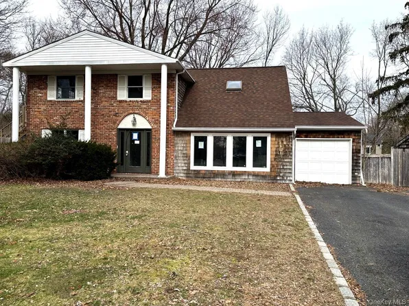 4 Vale Court, Mount Sinai, NY 11766