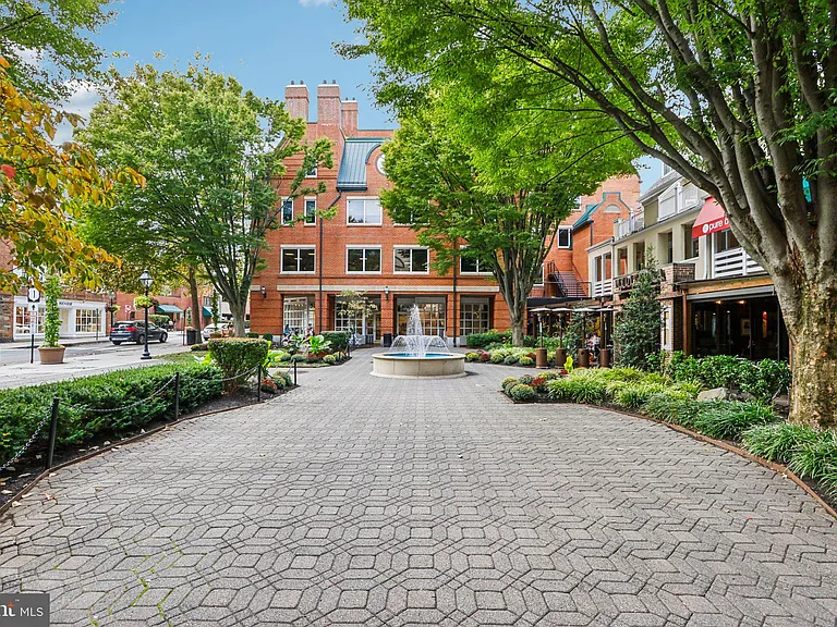 31 Palmer Sq W #A — Photo 33