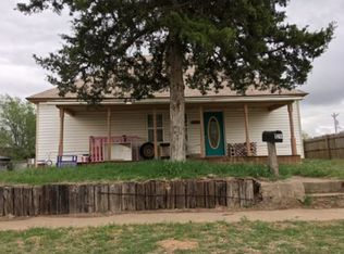 309 S Flynn St, Waynoka, OK 73860
