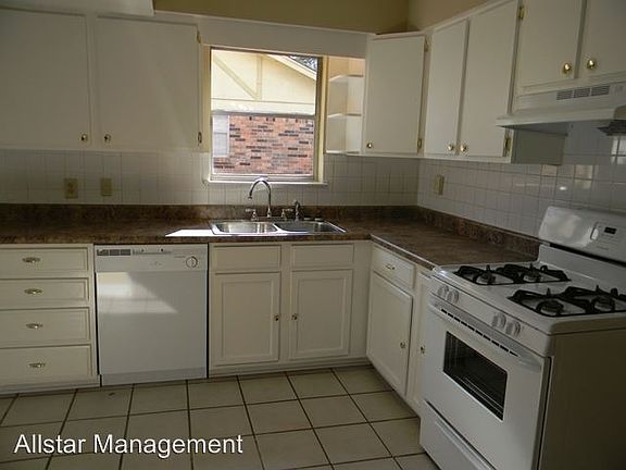 2nd image of 1743 Northfield Dr