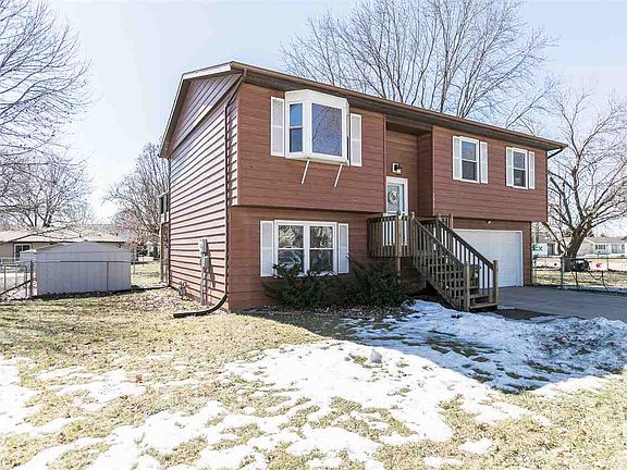 3rd image of 2819 Sterling Dr