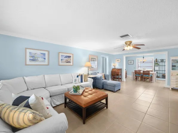 2114 SW 13th Place, Boynton Beach, FL 33426