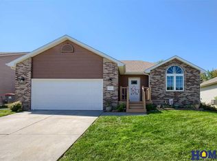 1933 SW 36th St, Lincoln, NE 68522