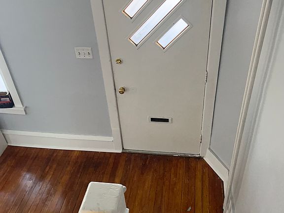 2nd image of 1209 Spring St