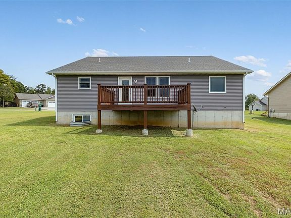3rd image of 735 Skye View Ct