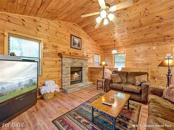 A log cabin with so many amenities