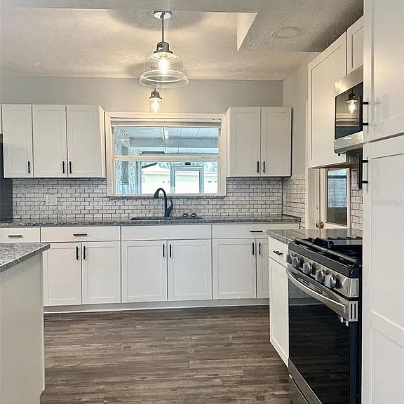 5936 Elm St — Photo 8