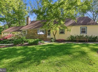 207 W Ferry Rd, Morrisville, PA 19067