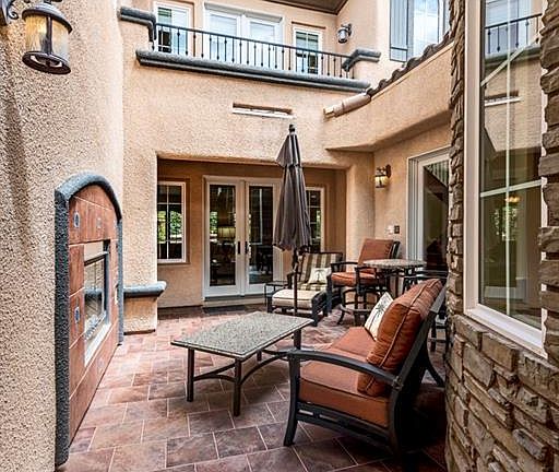 5th image of 866 Loma Bonita Pl