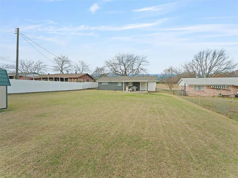 510 Overlook Dr — Photo 17
