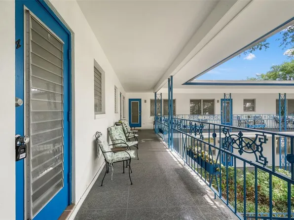 800 Beach Dr NE Unit 10, Saint Petersburg, FL 33701