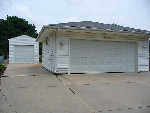2nd image of 5940 Brookview Dr
