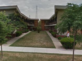 7132 26th St APT 8, Berwyn, IL 60402