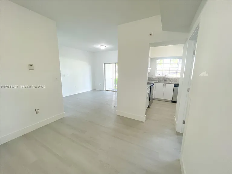 2421 NW 96th Ter #20I — Photo 2